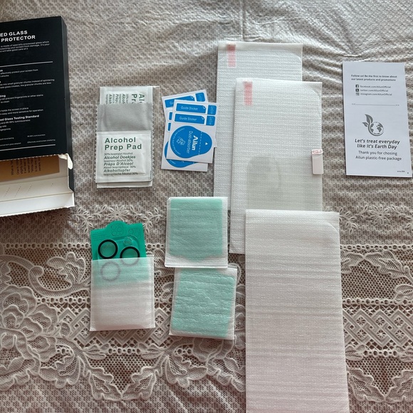 IPhone 14 Pro Max Glass Screen Protector with Camera Protectors - Picture 3 of 3